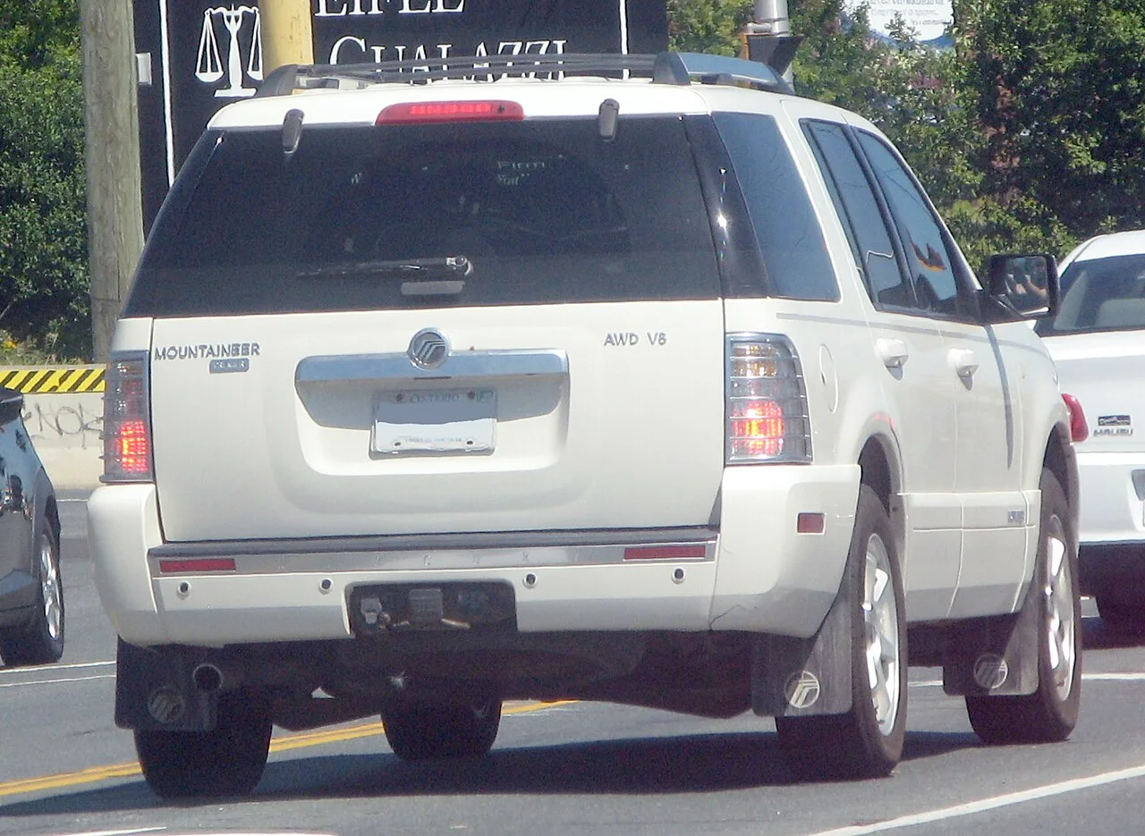 Mercury Mountaineer, rear