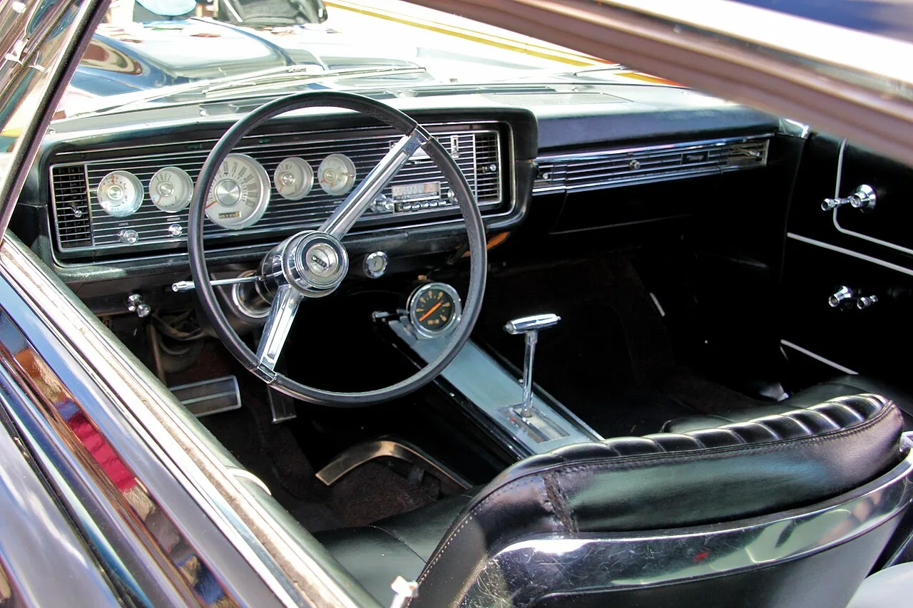 Mercury S-55, interior