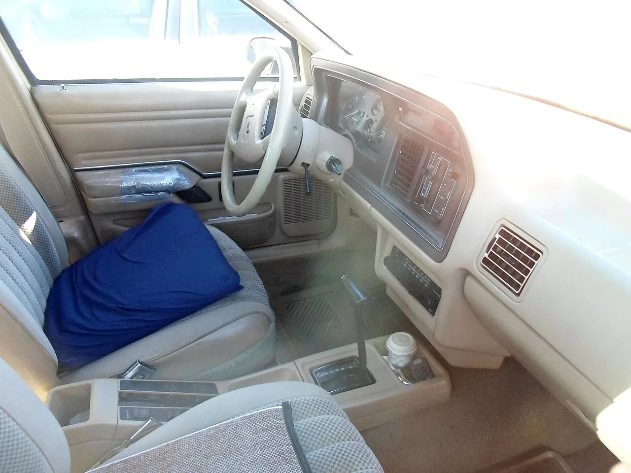 Mercury Topaz, interior