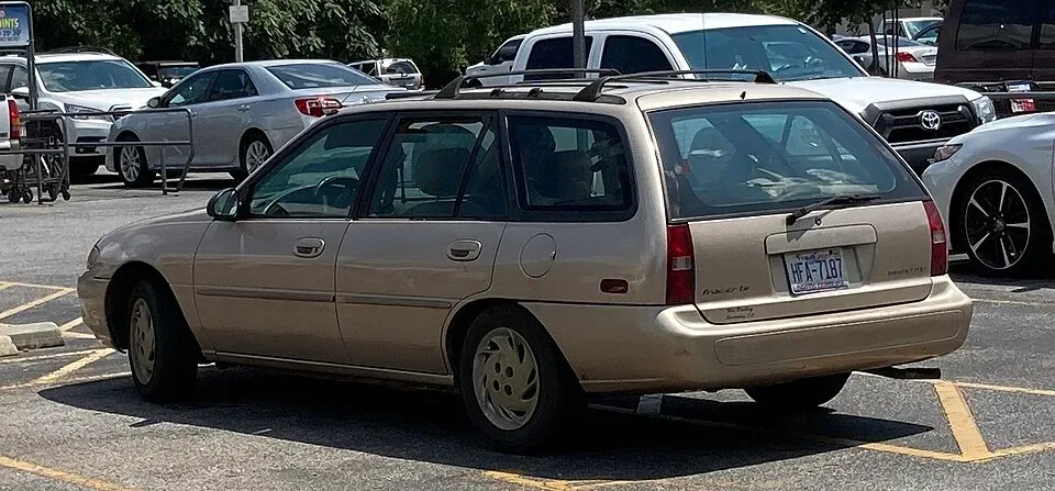 Mercury Tracer, side