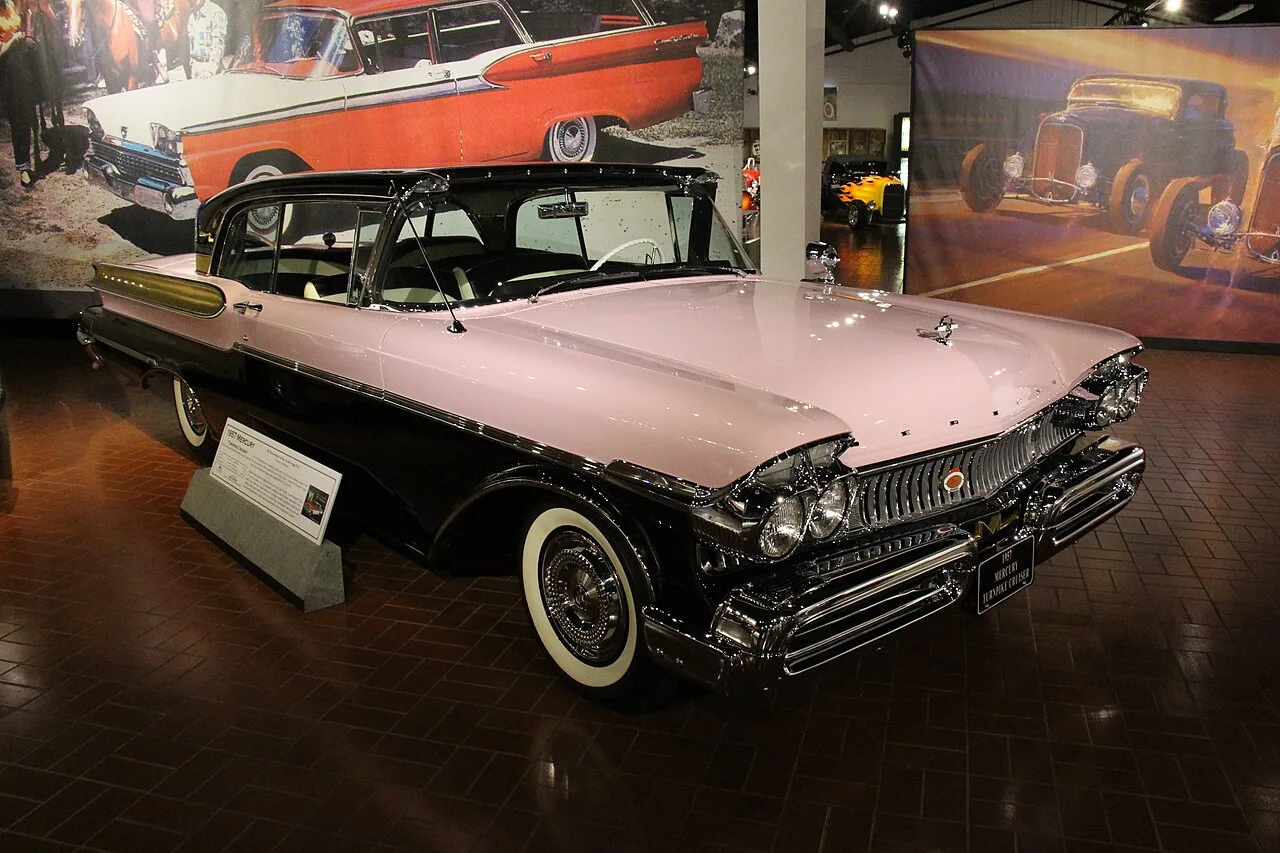 Mercury Turnpike Cruiser, rear
