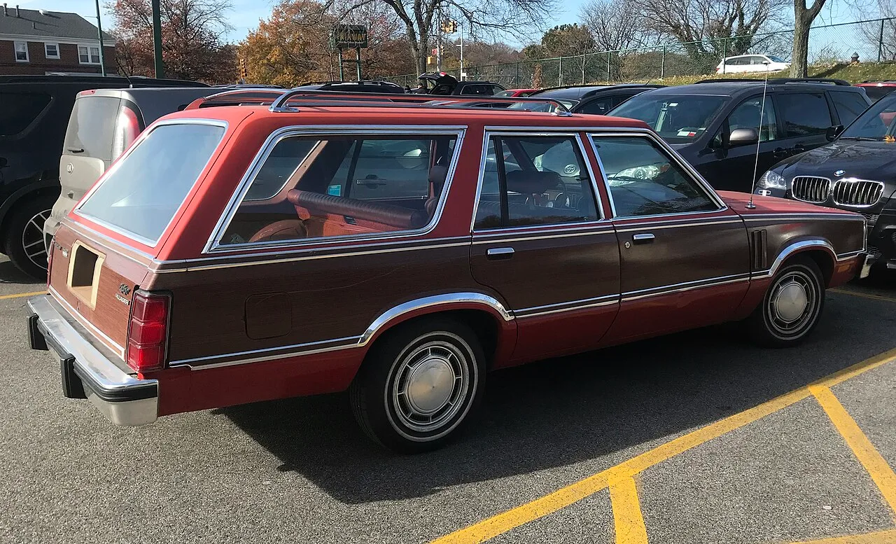 Mercury Zephyr, rear