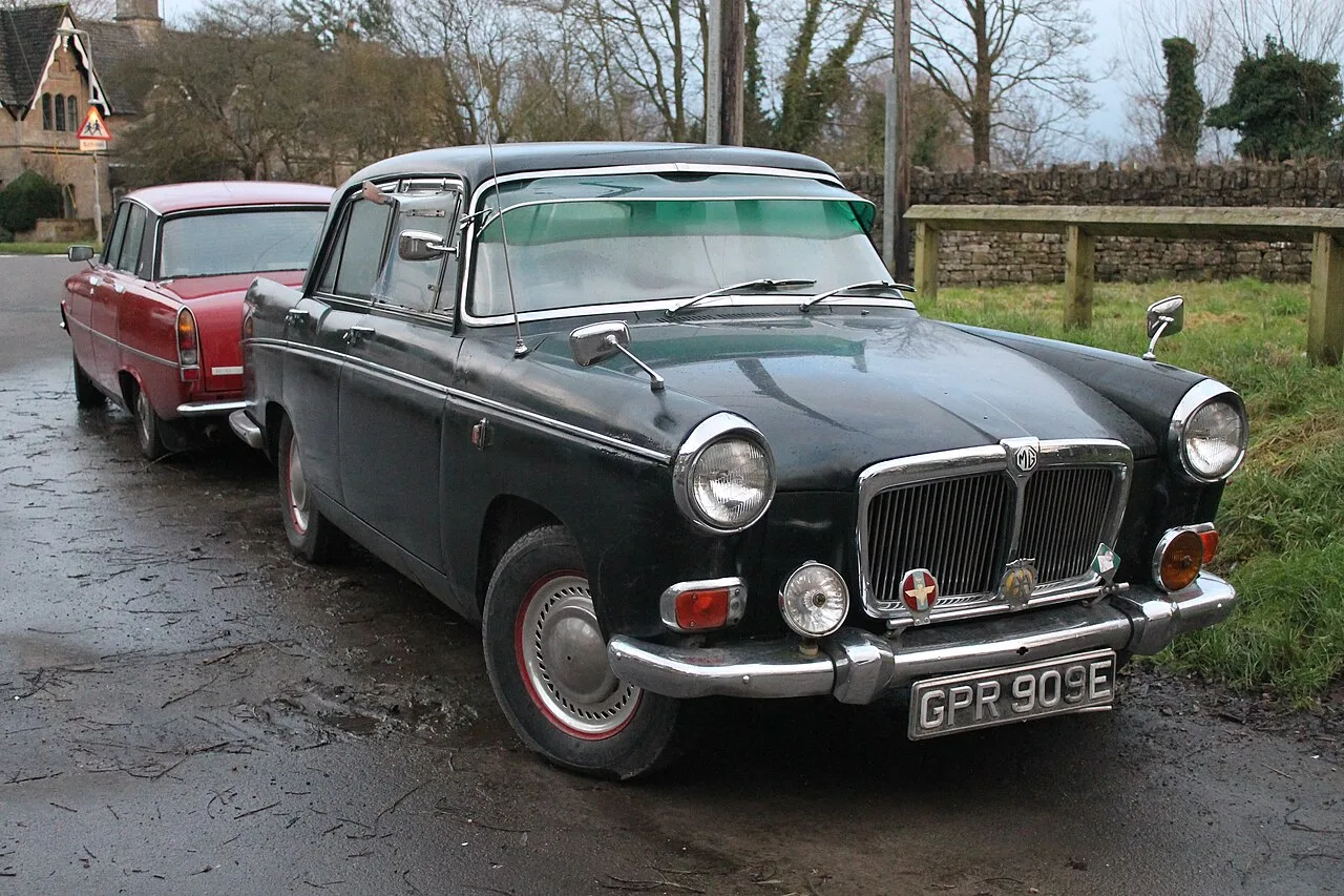MG Magnette Mark IV, side
