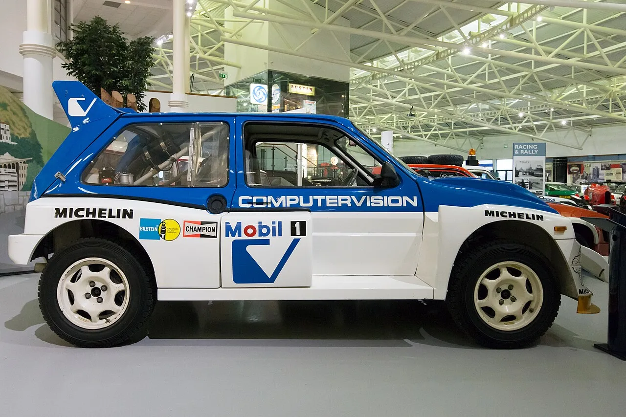 MG Metro 6R4, side