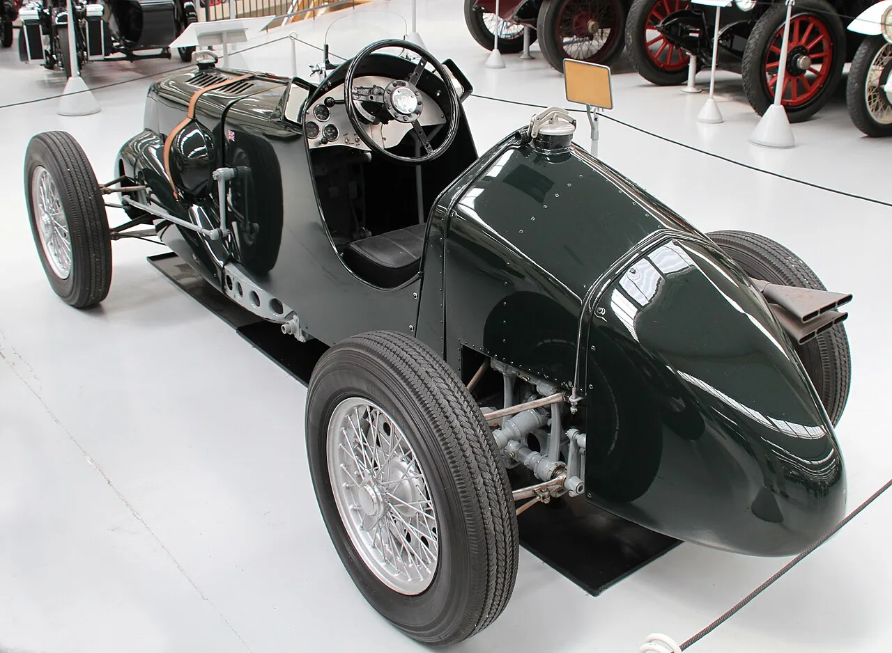 MG R-Type, rear