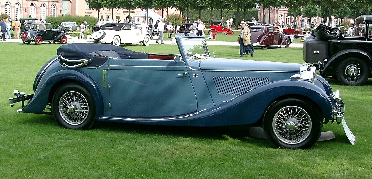 MG SA 2-litre, side