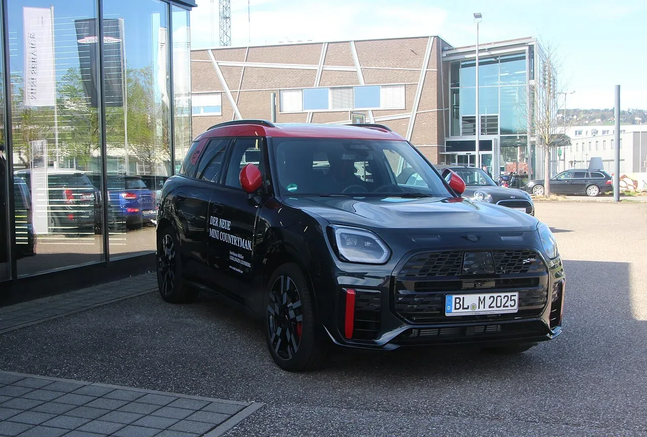 MINI John Cooper Works, side