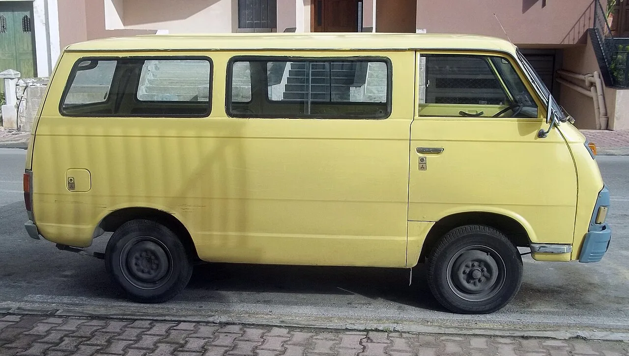 Mitsubishi Colt Z20 / Z30, side