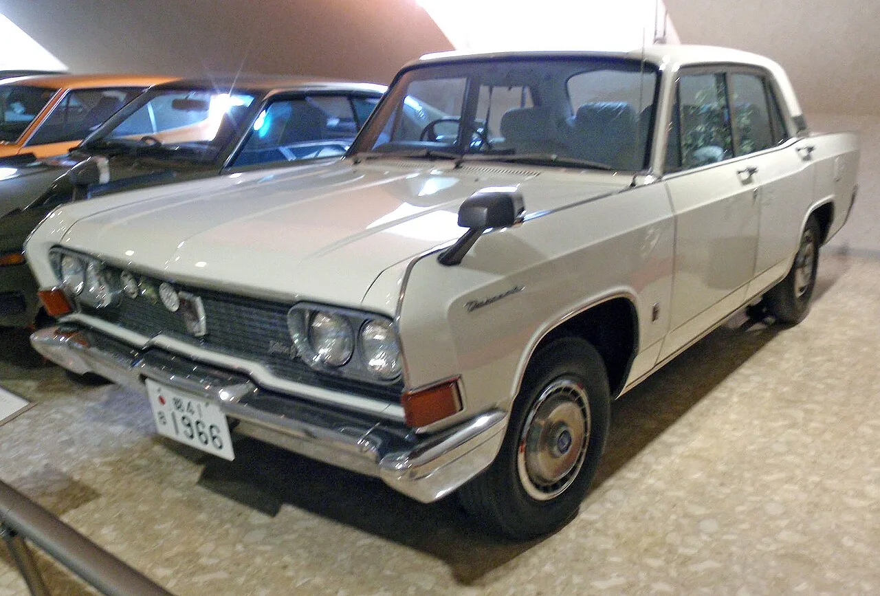 Mitsubishi Debonair A30 / A31 / A32 / A33, side