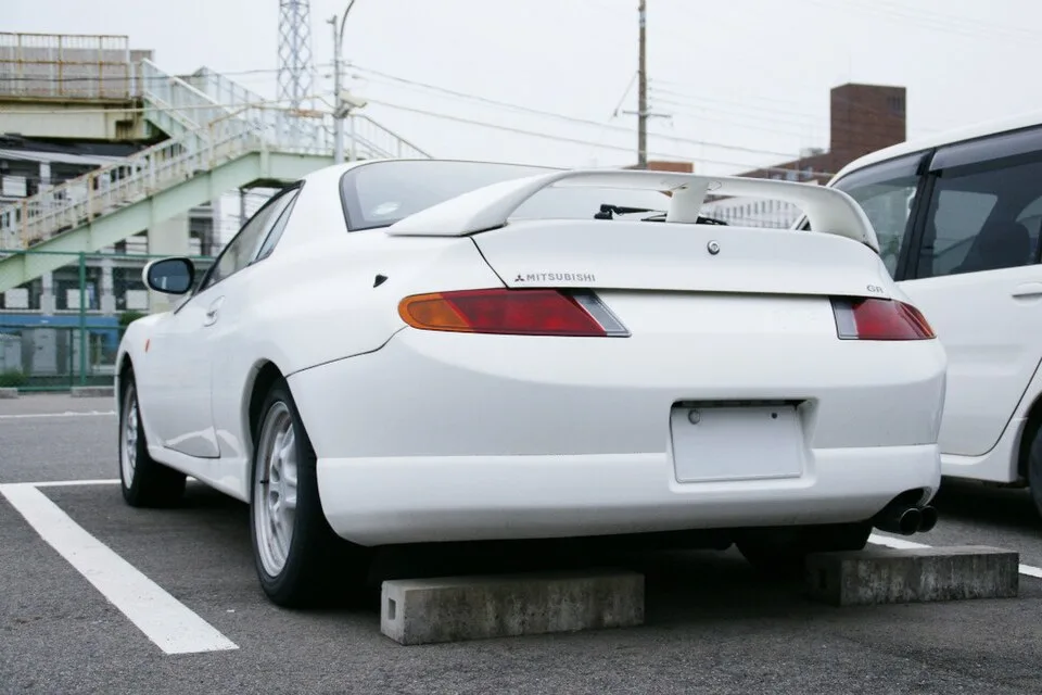 Mitsubishi FTO, rear