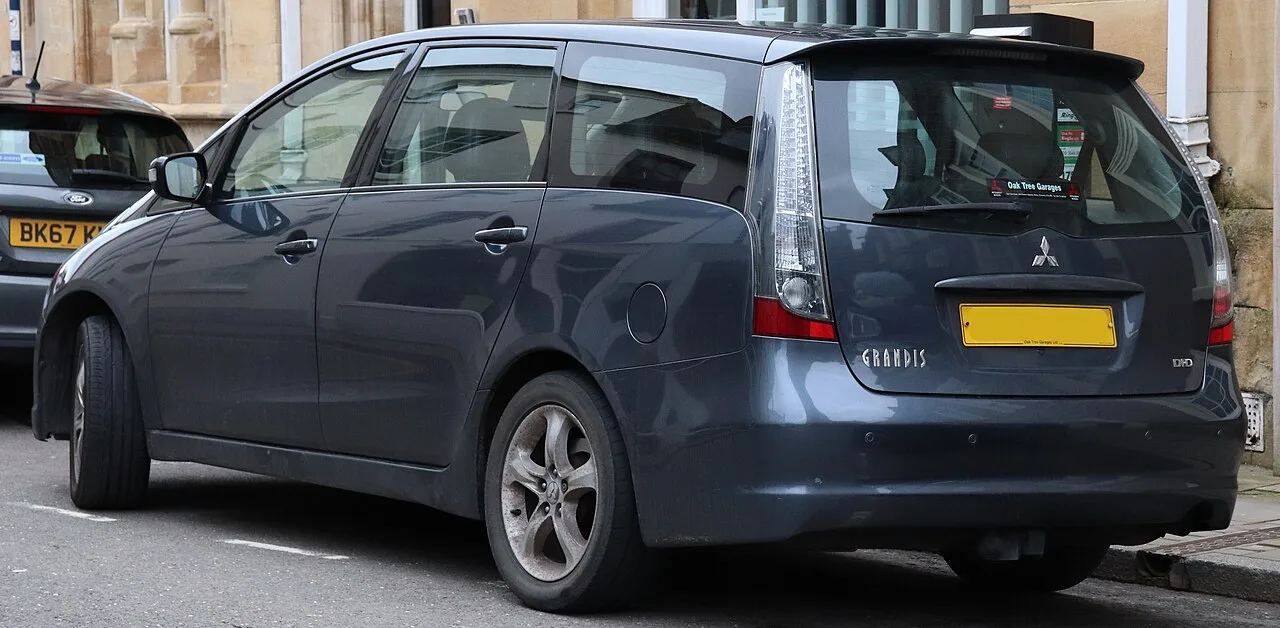 Mitsubishi Grandis NA / BA, rear
