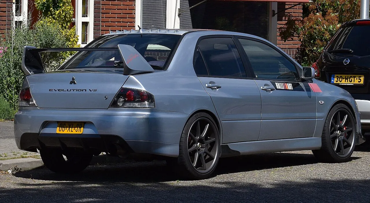 Mitsubishi Lancer Evolution VIII, rear