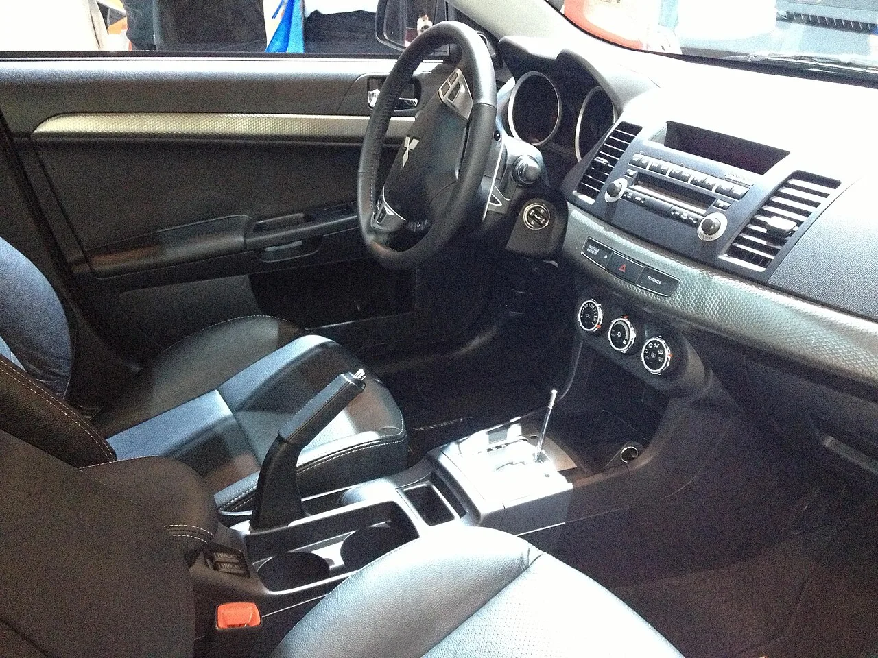 Mitsubishi Lancer A70, interior