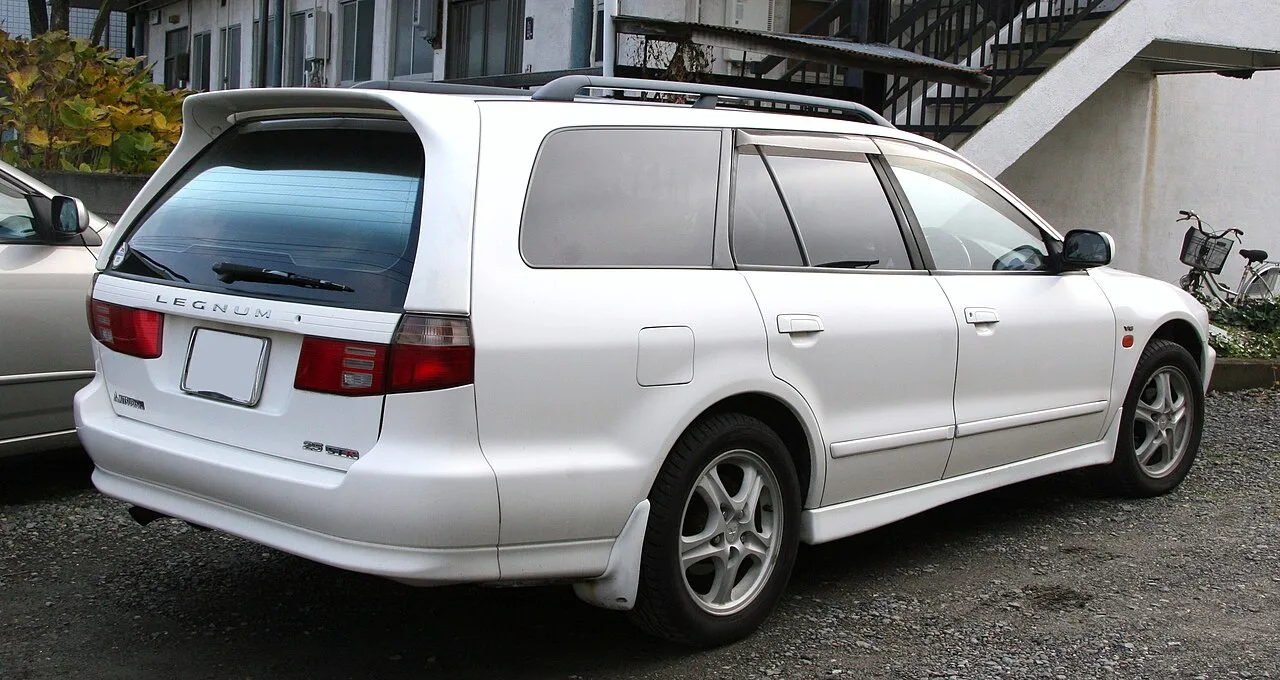 Mitsubishi Legnum VR-4, rear