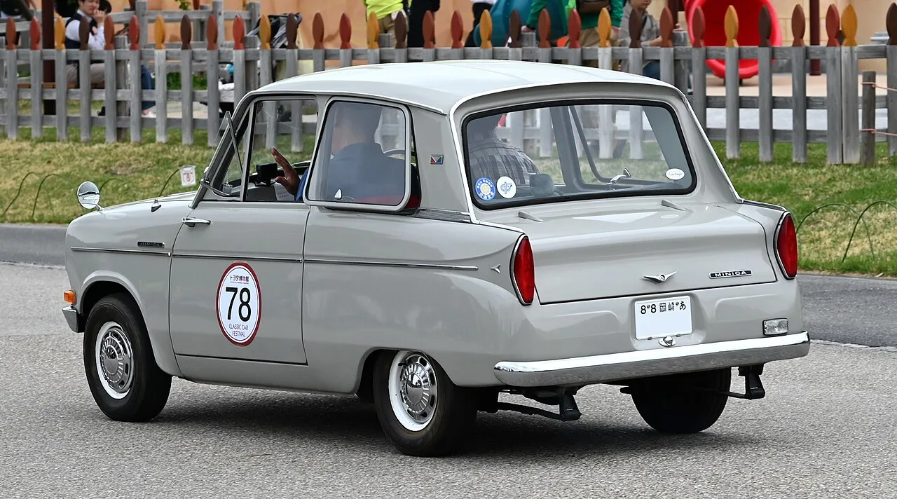 Mitsubishi Minica LA20 / LA21 / LA23, rear
