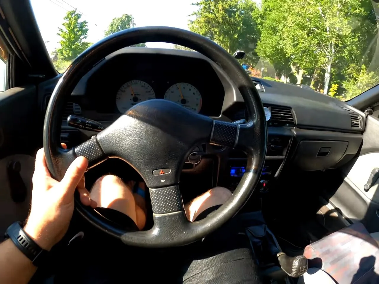 Mitsubishi Mirage, interior