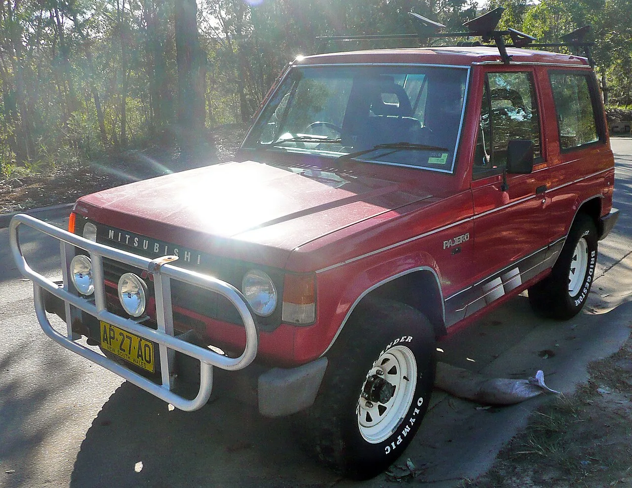 Mitsubishi Pajero first generation, side