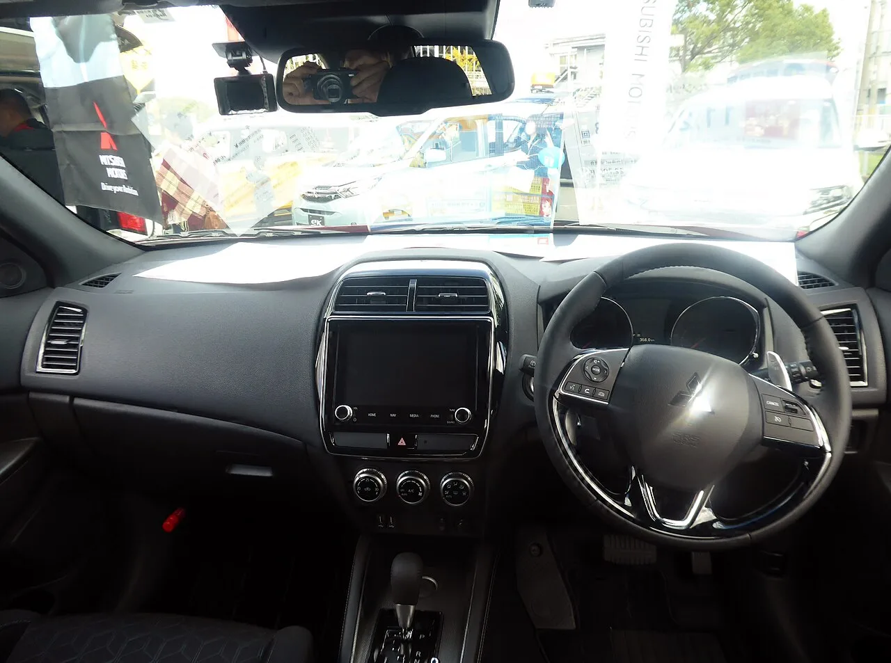 Mitsubishi RVR first generation N10 / N20, interior