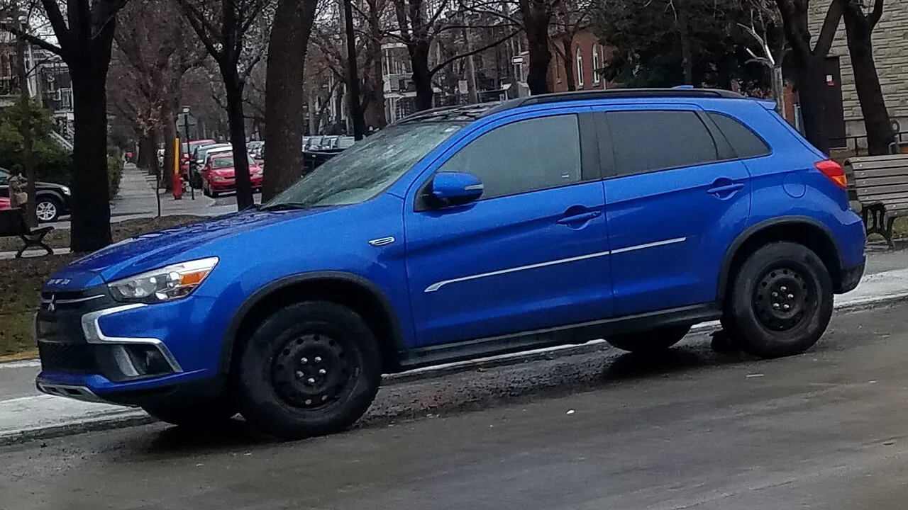 Mitsubishi RVR first generation N10 / N20, side