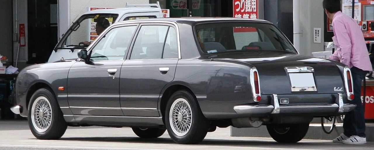 Mitsuoka Galue-I, rear