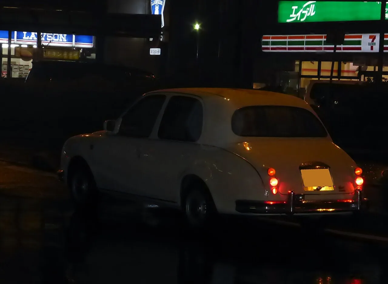 Mitsuoka Viewt K11, rear