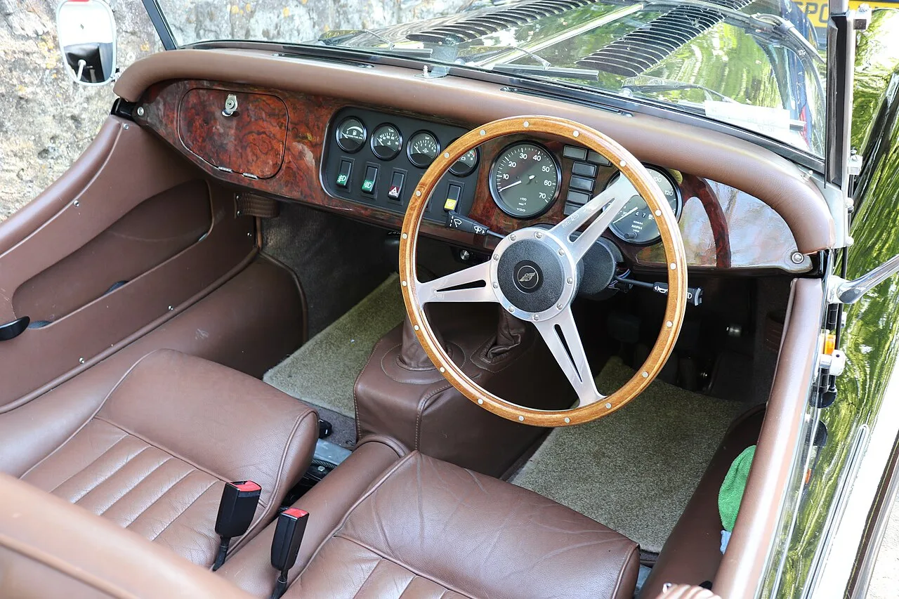 Morgan 4/4 Series IV, interior
