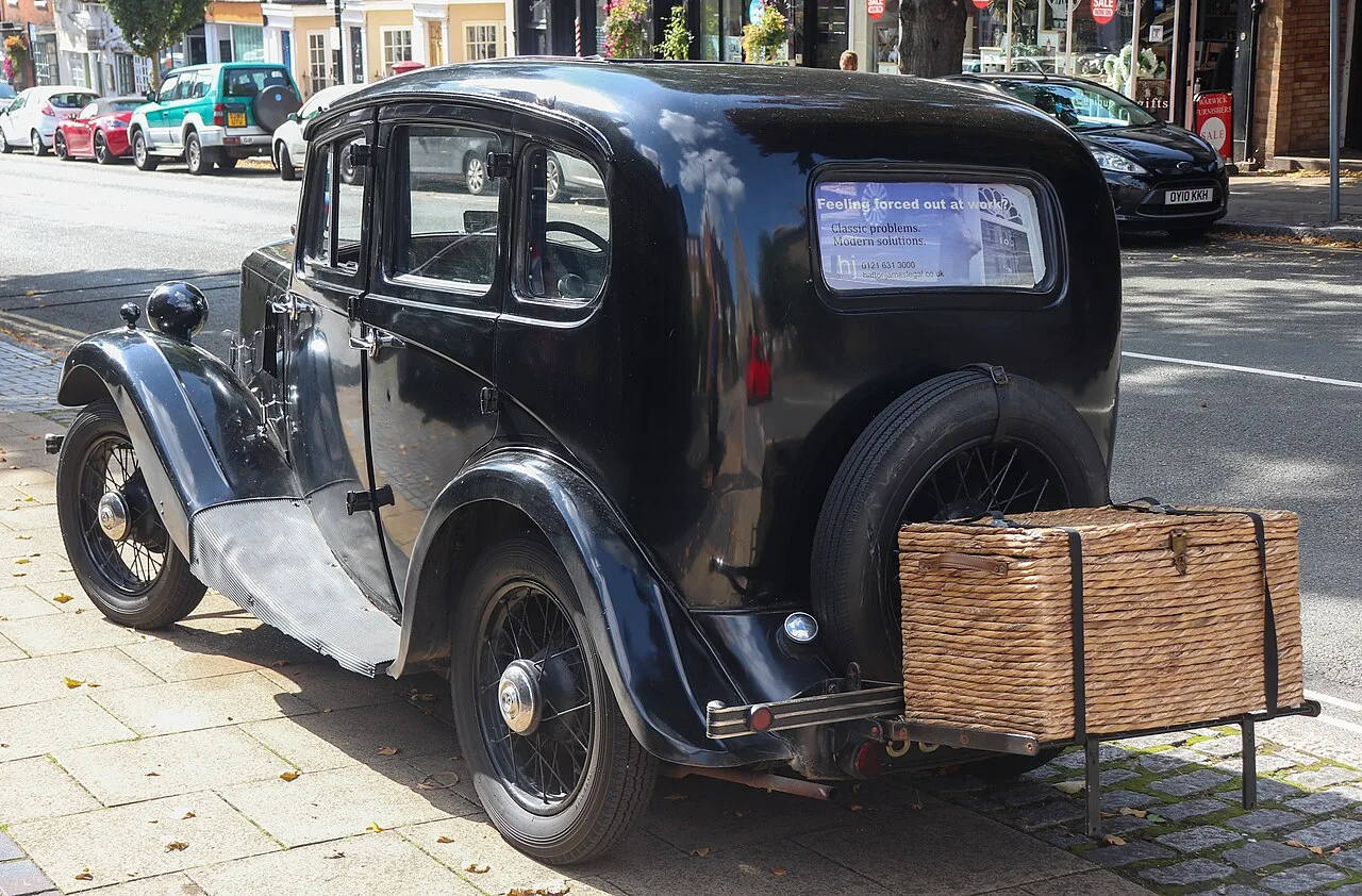 Morris Eight Series E, rear