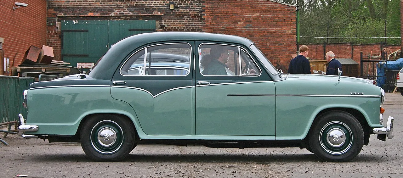 Morris Isis and Twenty-Five, side