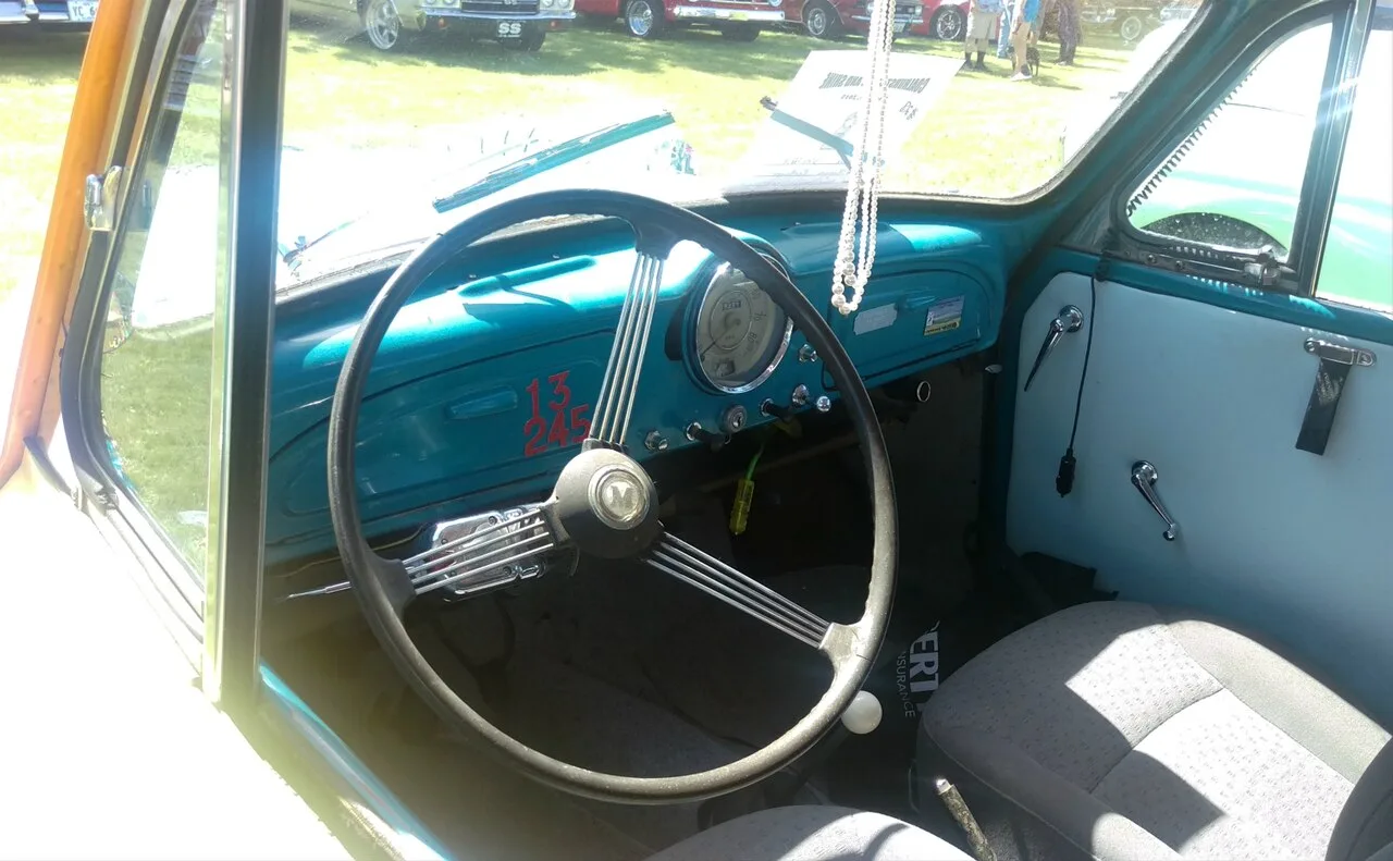 Morris Minor 1000, interior