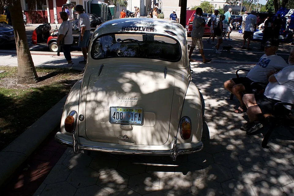 Morris Minor 1000, rear
