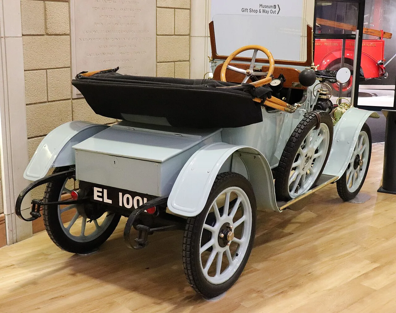 Morris Oxford Bullnose, rear