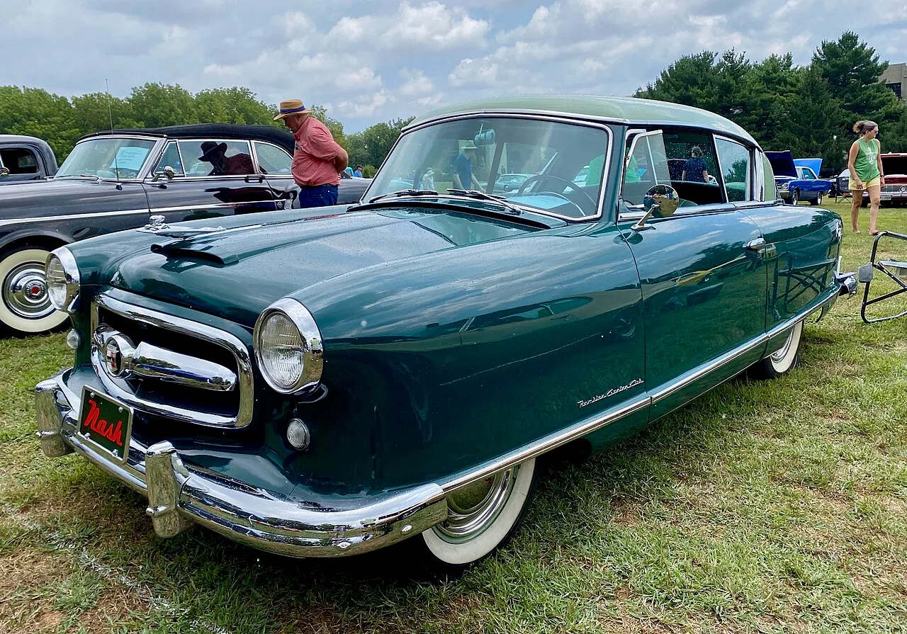Nash Rambler, side