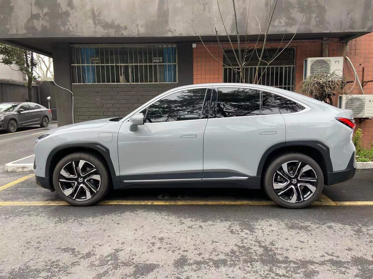 NIO EC6 first generation, side