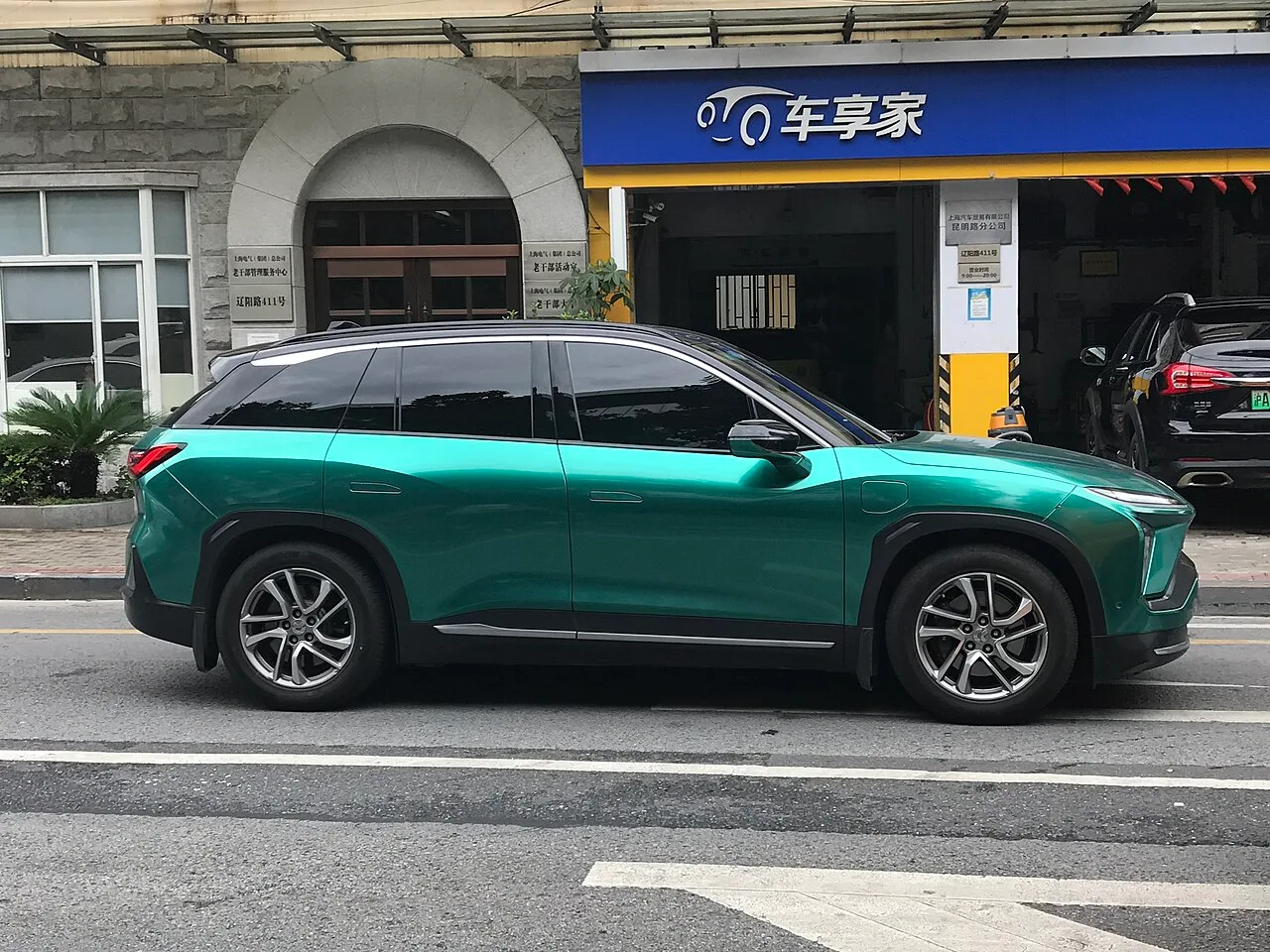 NIO ES6 first generation, side