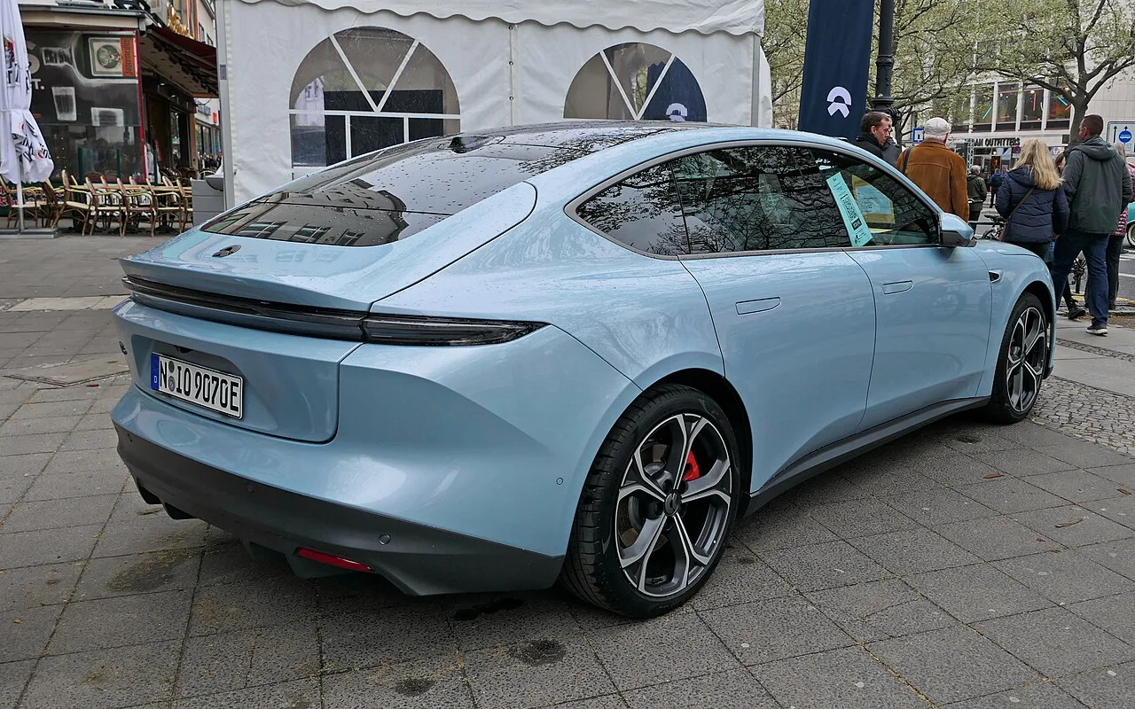 NIO ET5, rear