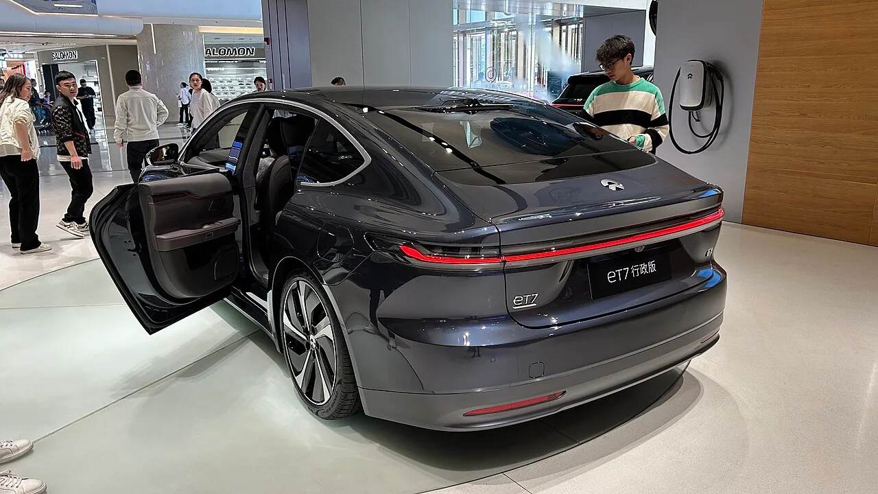 NIO ET7, rear
