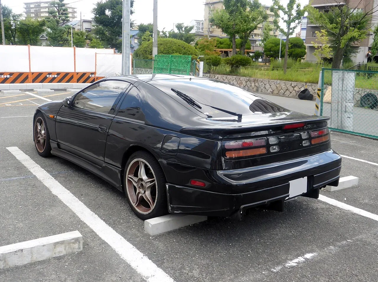 Nissan 300ZX, rear
