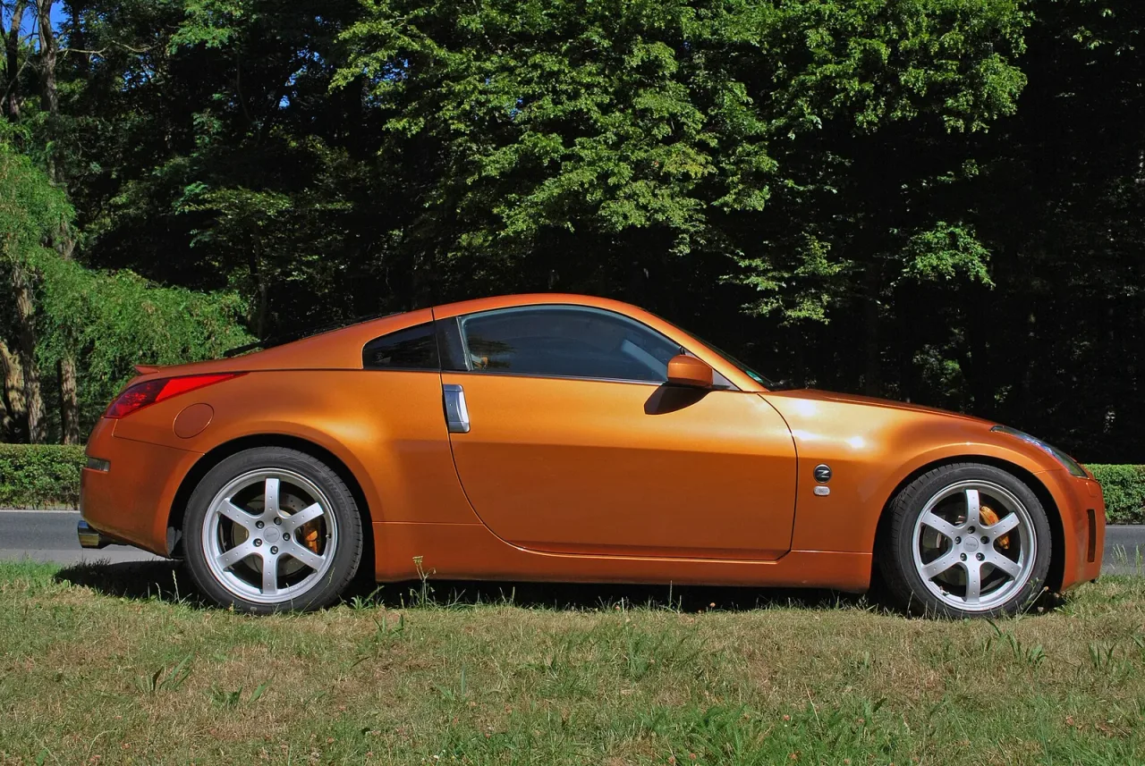 Nissan 350z, side