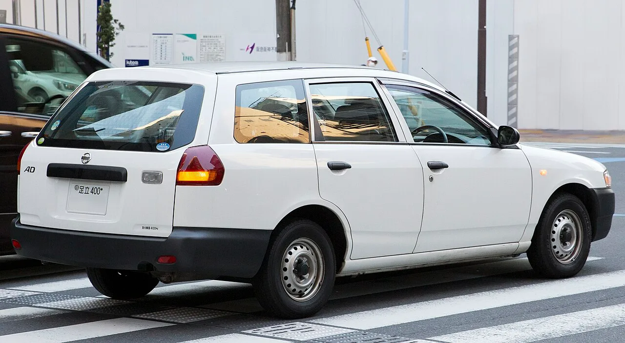 Nissan AD Van VB11, side