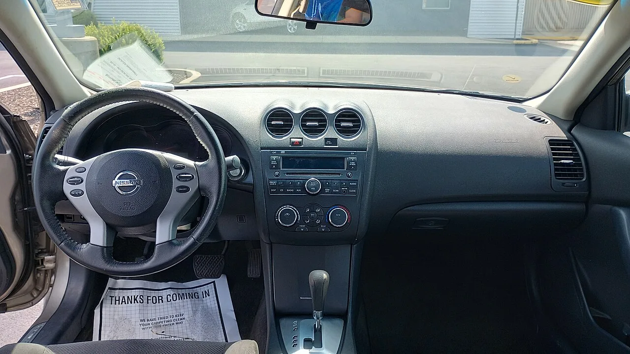 Nissan Altima, interior