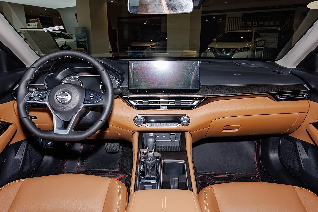 Nissan Altima, interior