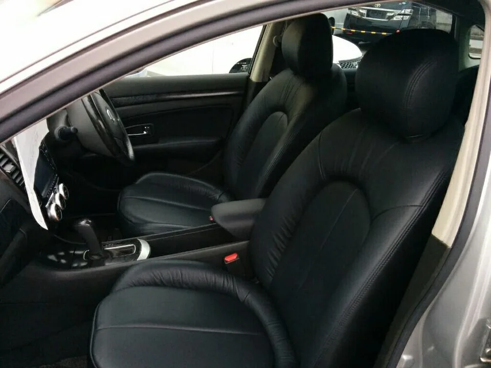 Nissan Bluebird Sylphy G11, interior