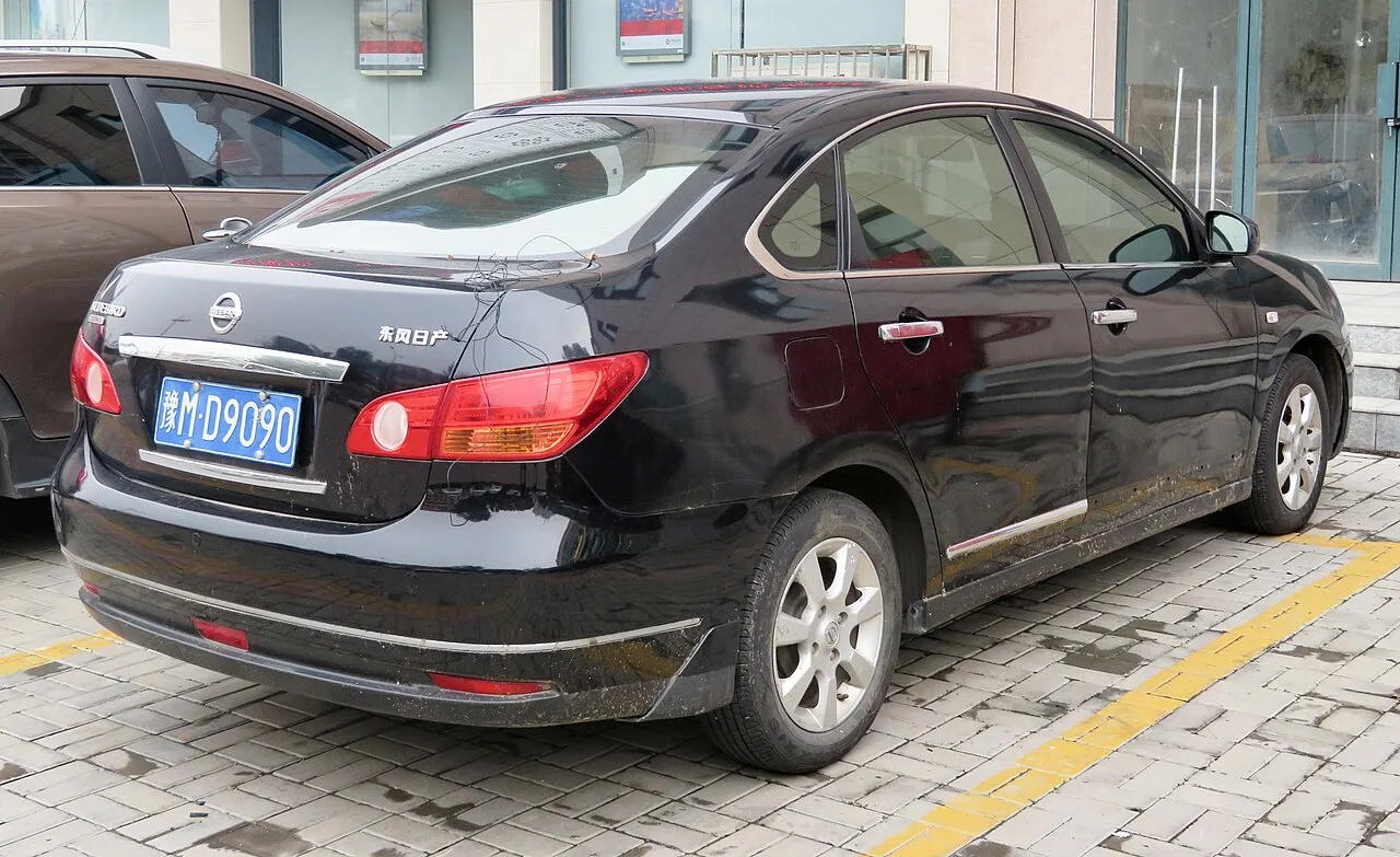 Nissan Bluebird Sylphy G11, rear