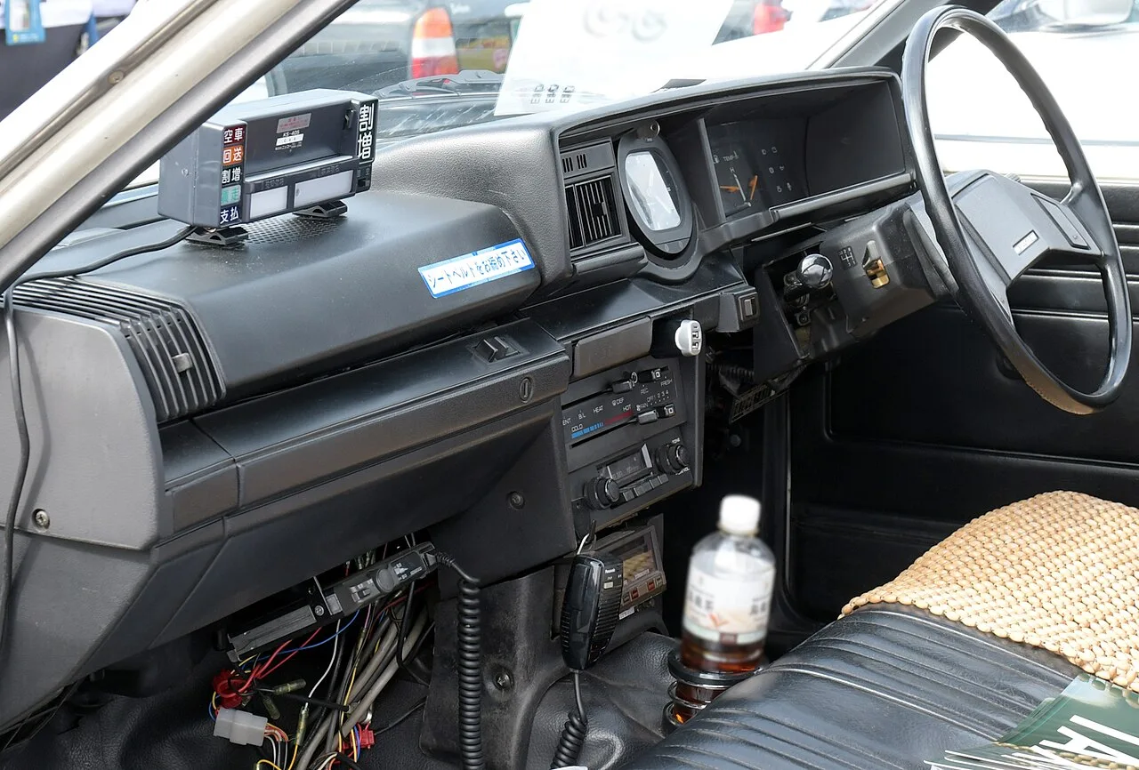 Nissan Bluebird U12 / Stanza / Pintara, interior