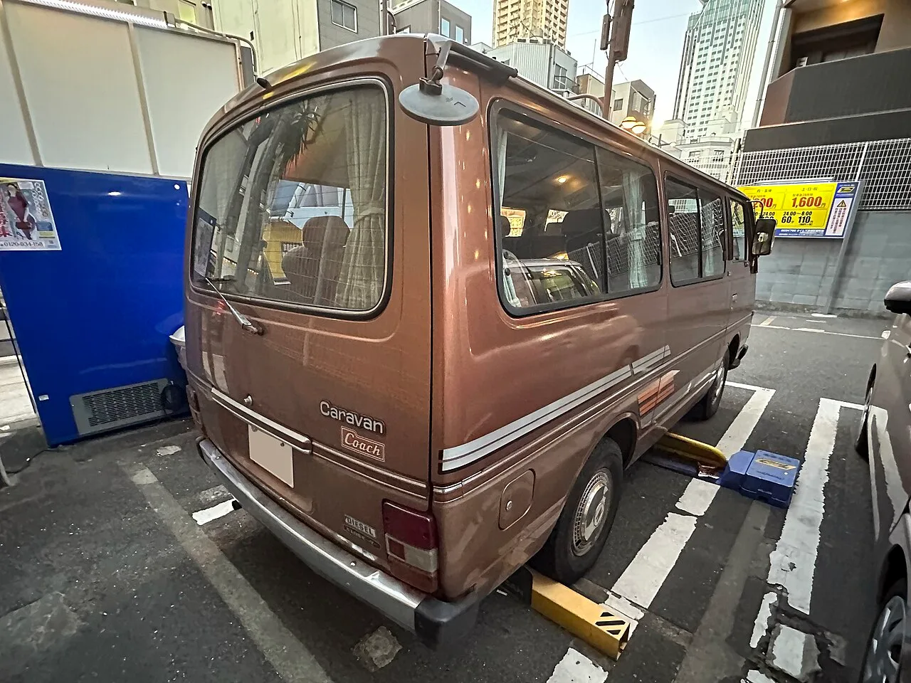 Nissan Caravan / Urvan E23, rear