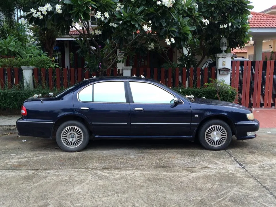 Nissan Cefiro, side