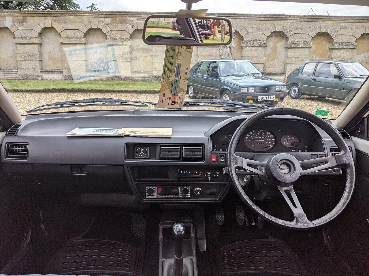 Nissan Cherry E10, interior