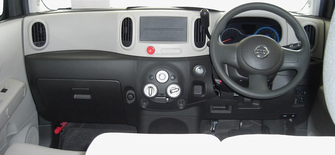 Nissan Cube Z12, interior