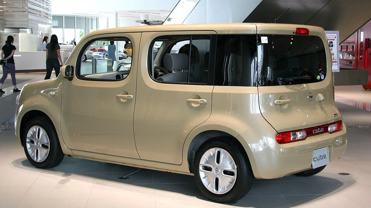 Nissan Cube Z12, rear