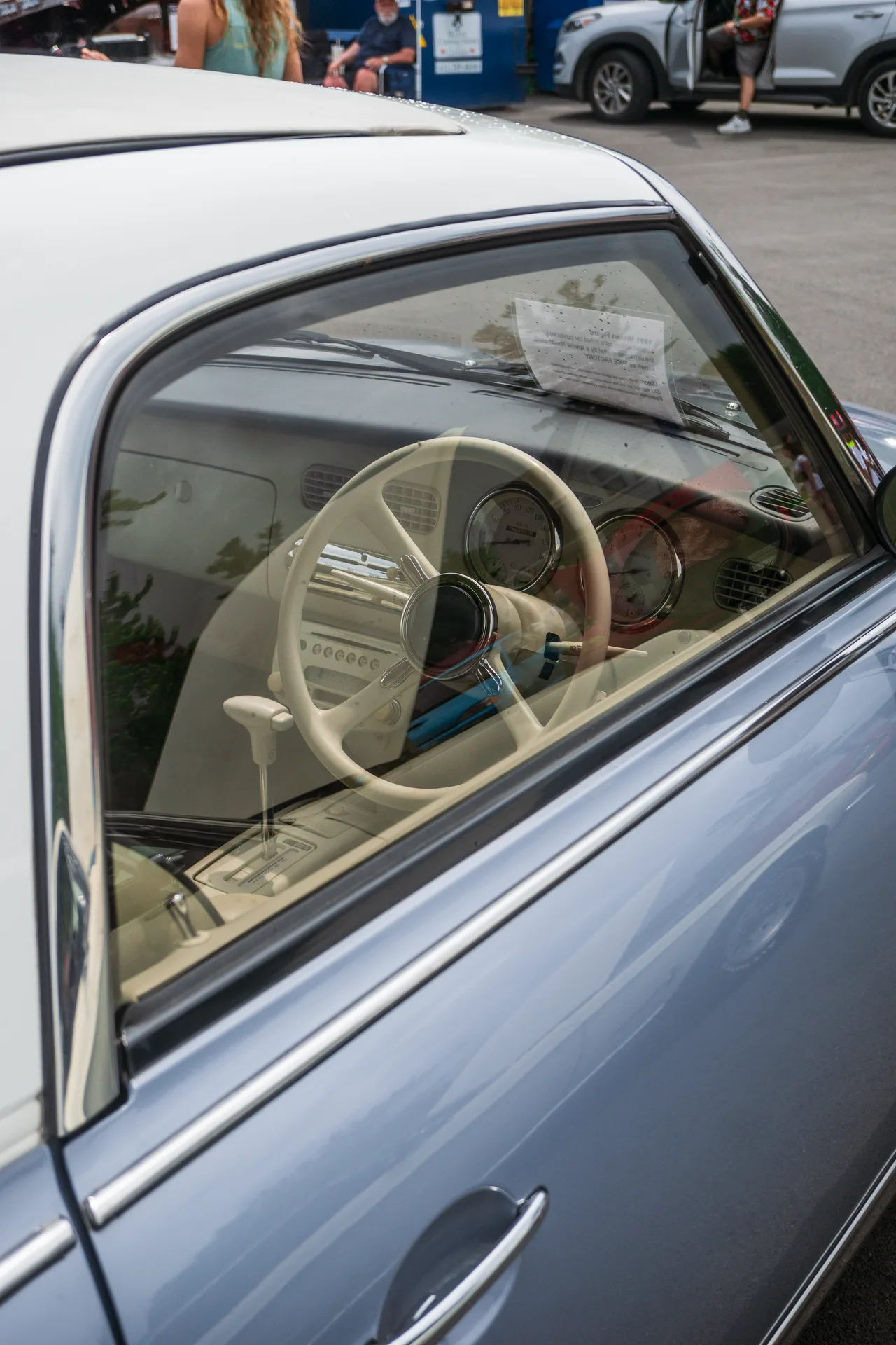 Nissan Figaro, interior